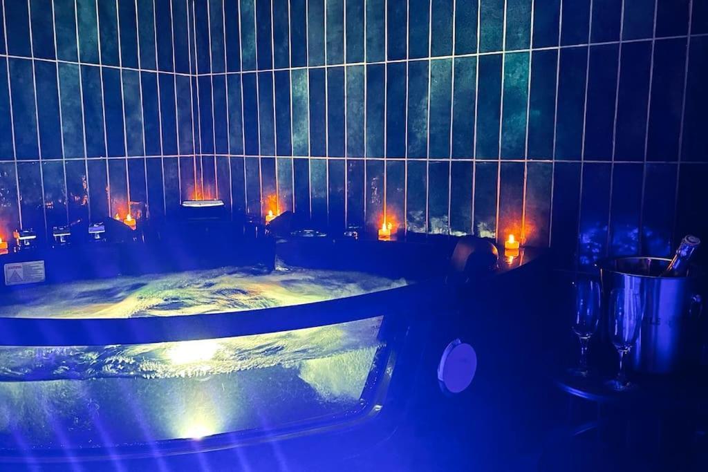 Love Room L' Orientale / Jacuzzi / Sauna Chateau-Landon Dış mekan fotoğraf