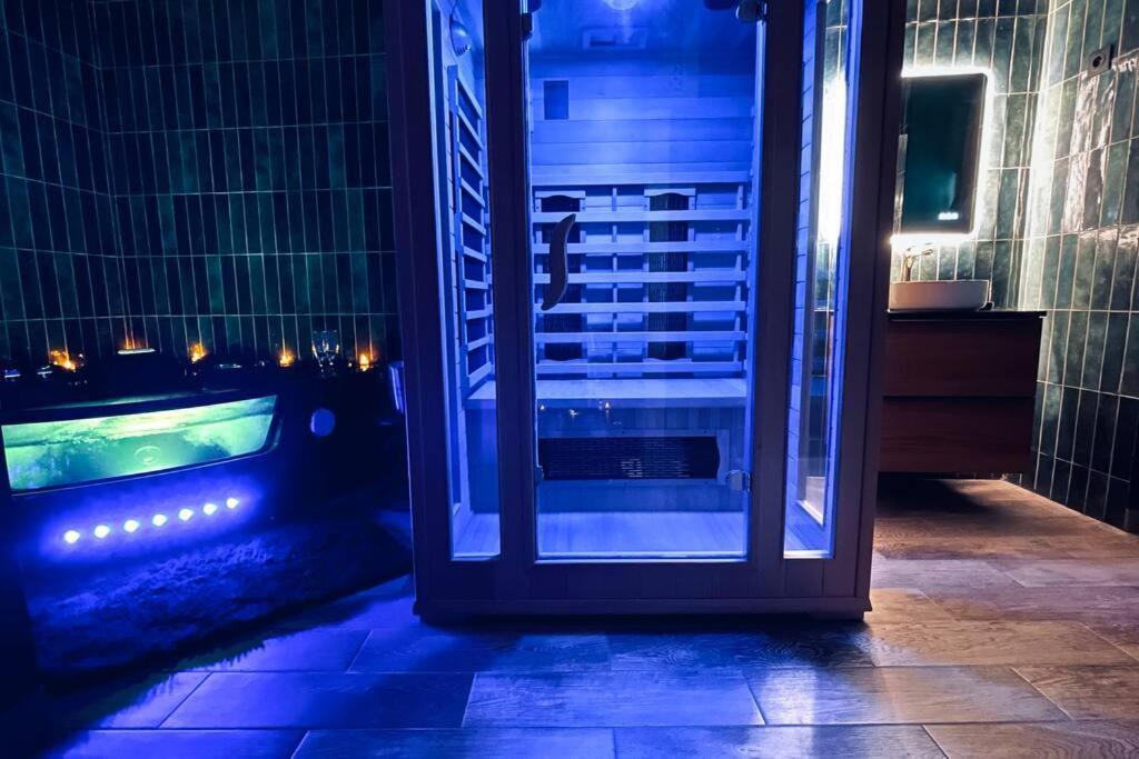 Love Room L' Orientale / Jacuzzi / Sauna Chateau-Landon Dış mekan fotoğraf